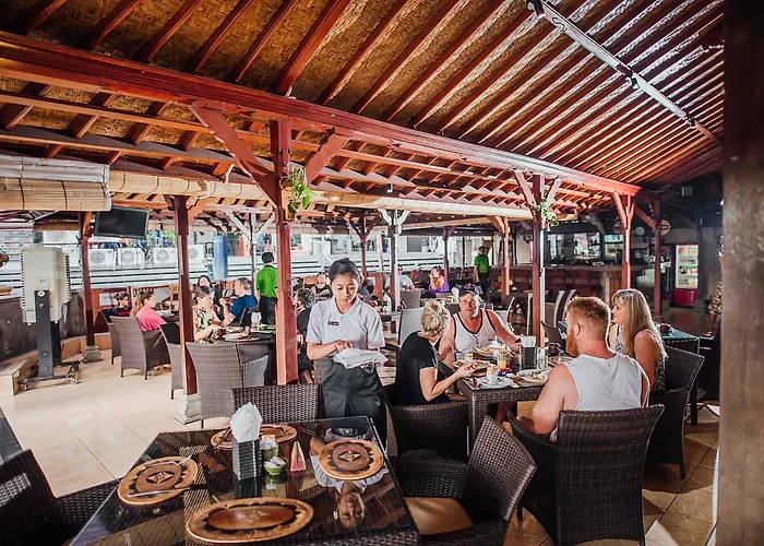 Puri Bungalows, And 4* Kuta (Bali)